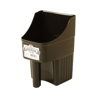 3 Quart Enclosed Feed Scoop